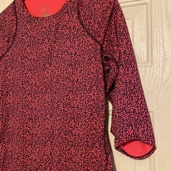 Nike‎ Dri-Fit top - Picture 4 of 5